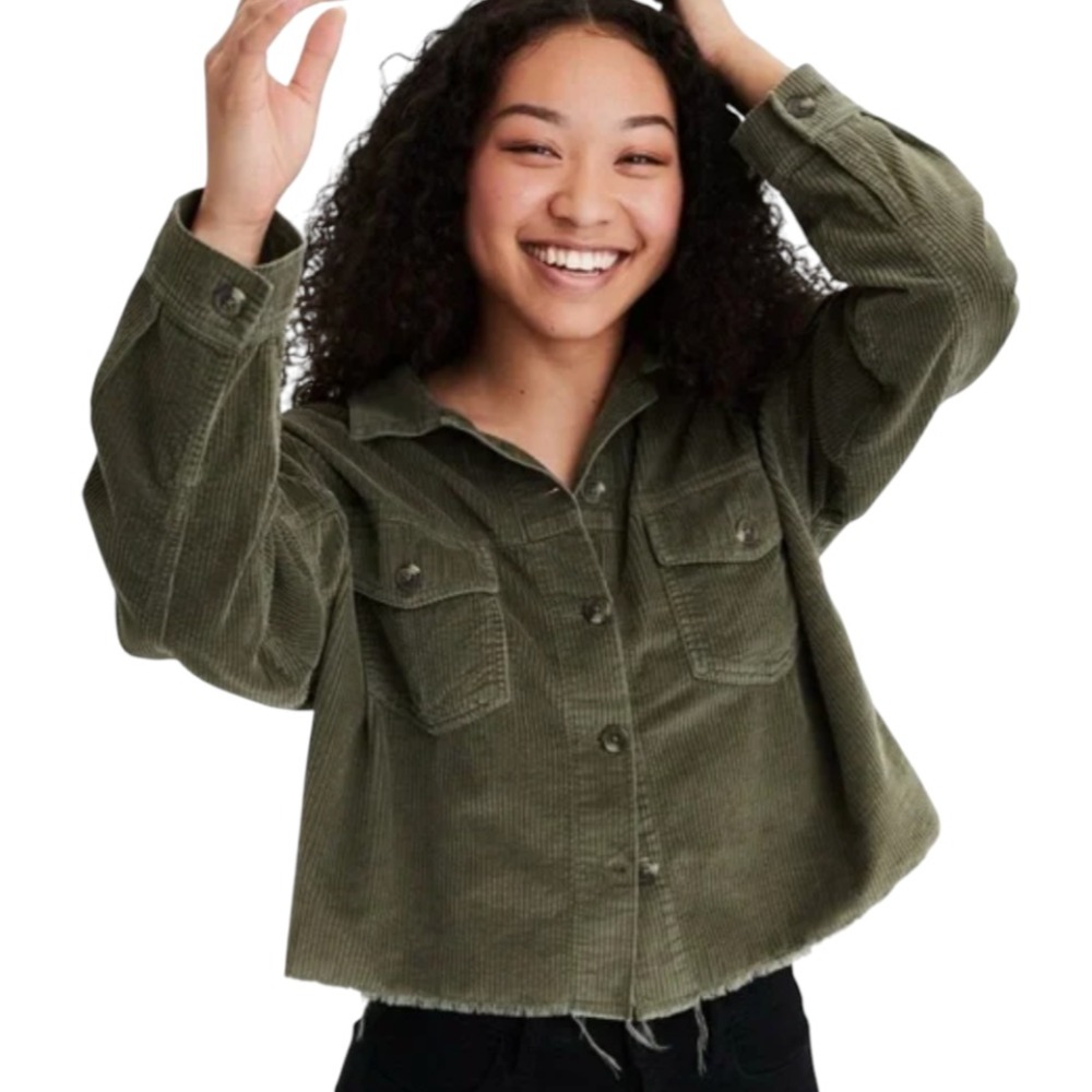 AMERICAN EAGLE OUTFITTERS Pine Green Corduroy CROPPED BUTTON-UP Shirt/Jacket M